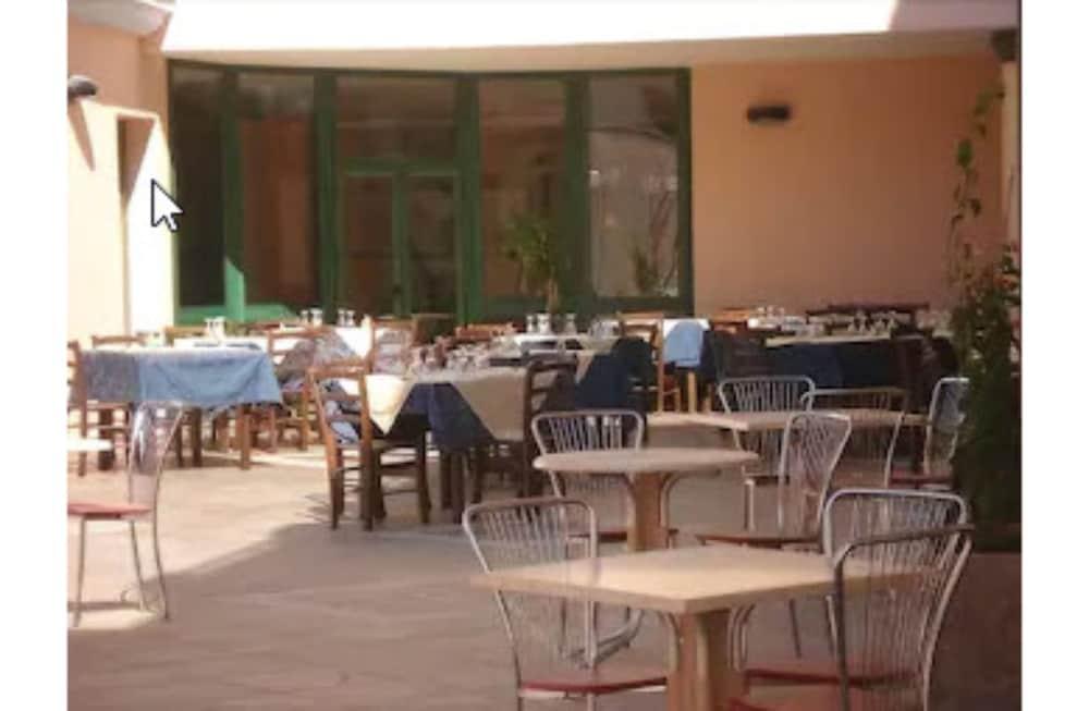Hotel Baia Marina Orosei Esterno foto